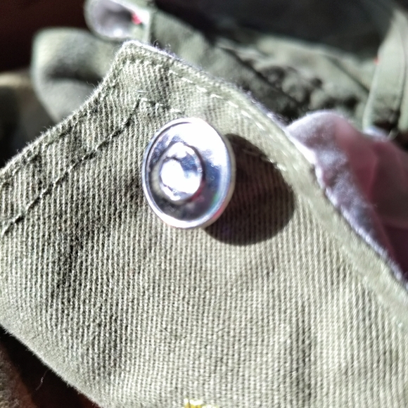 Girls Short Romper size 5T with sparkling Rhinestones on buttons! - Picture 9 of 12